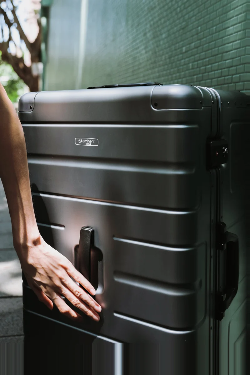 Athens - Trunk / Black Aluminum