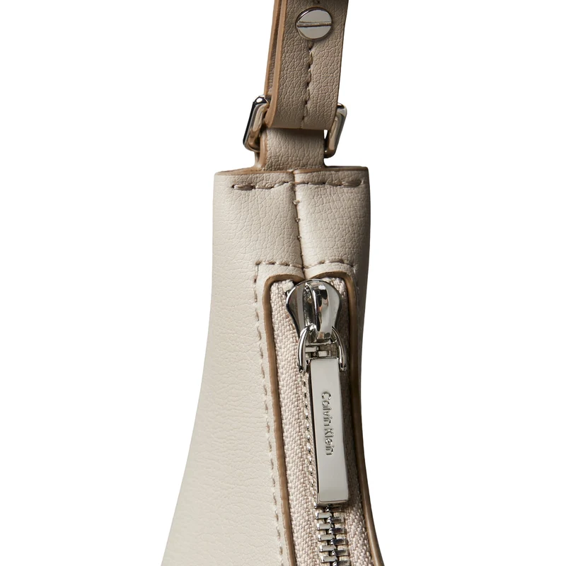 Calvin Klein Foil Logo - Schultertasche 29 cm (chateau/desert taupe)