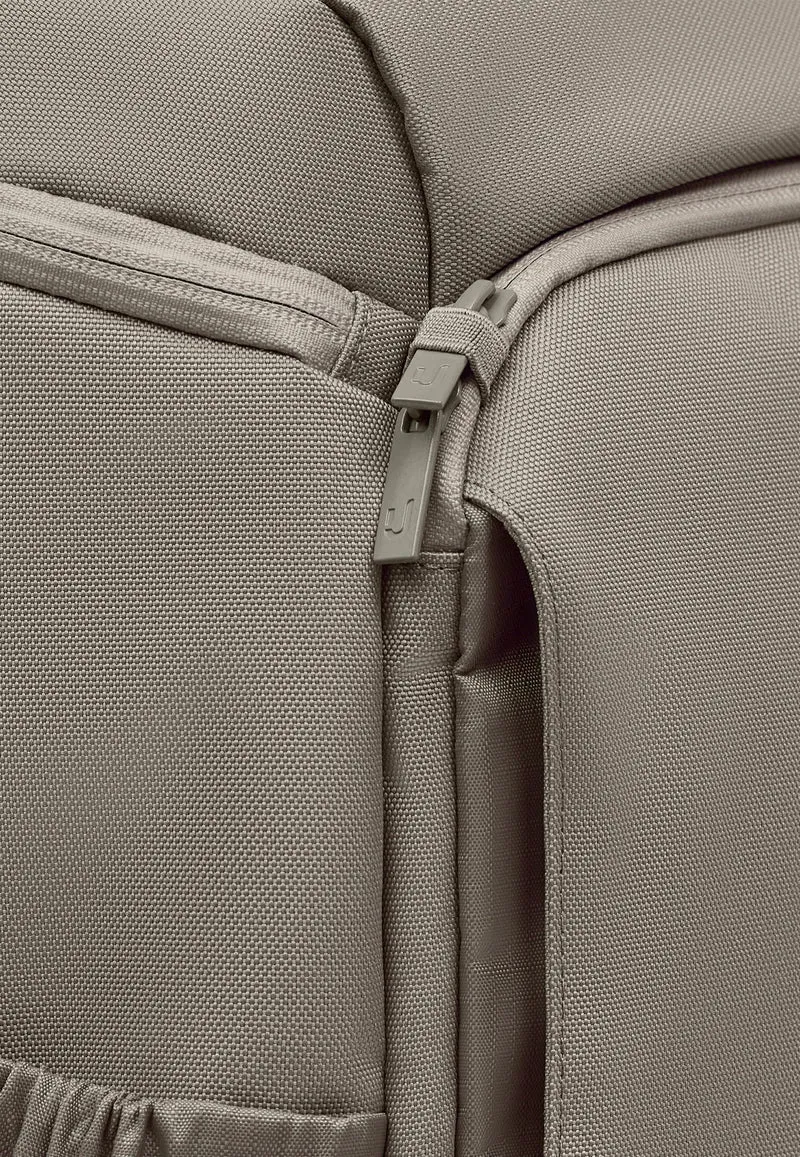 Kian Medium Desert Grey - Rucksack