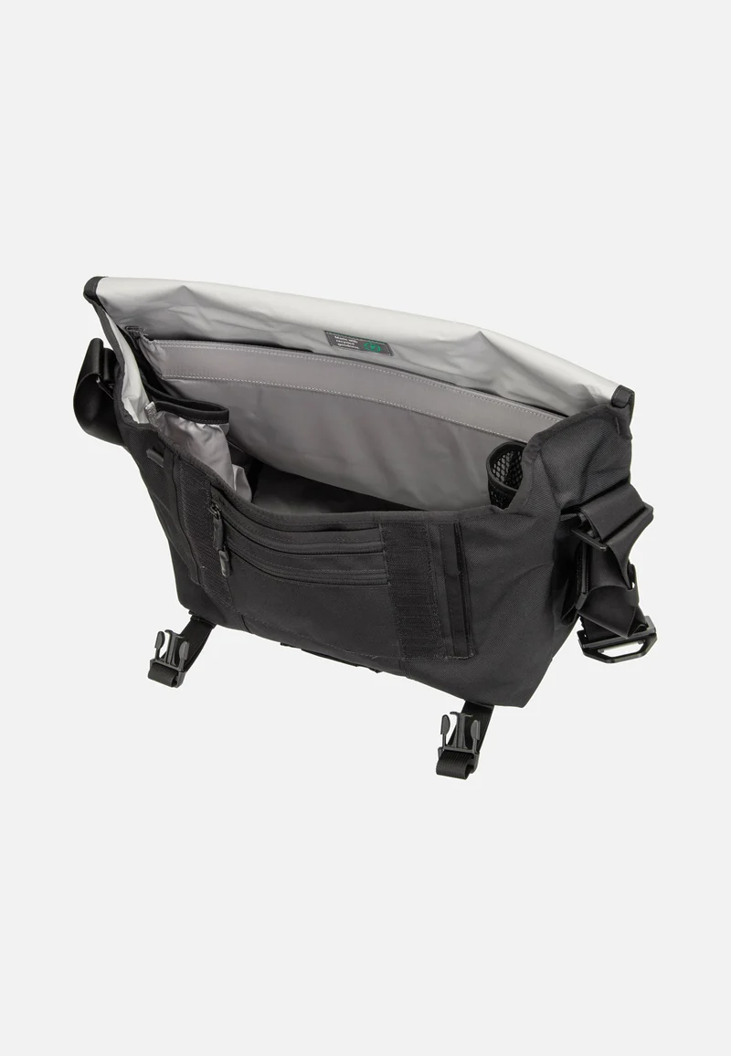 Classic Messenger M Jet Black - Messenger Bag
