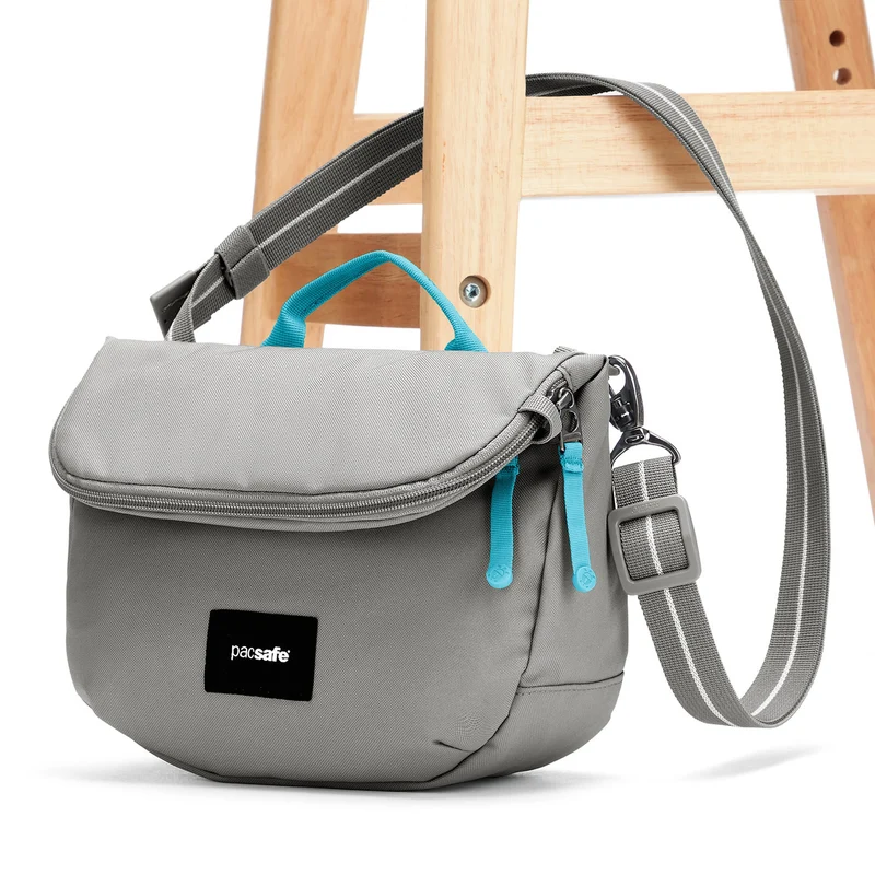 pacsafe GO Saddle Crossbody - Umhängetasche 24 cm (stone)