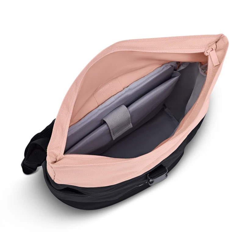 Johnny Urban Luca Small - Rolltop Backpack 36 cm (black-rose)