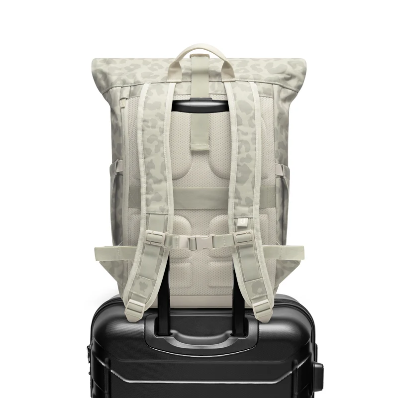Johnny Urban Allen Medium - Rolltop Backpack 40 cm (sand leo)