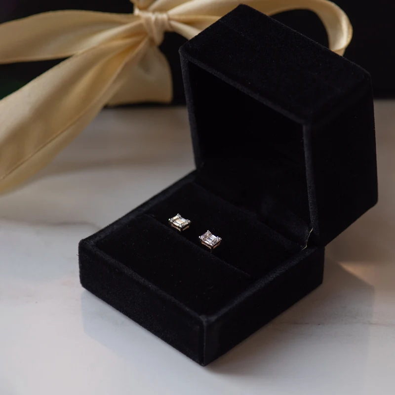 Isabel Bernard De la Paix Maxime 14 Karat Goldohrrstecker mit Diamant 0.26 ct IBD360020