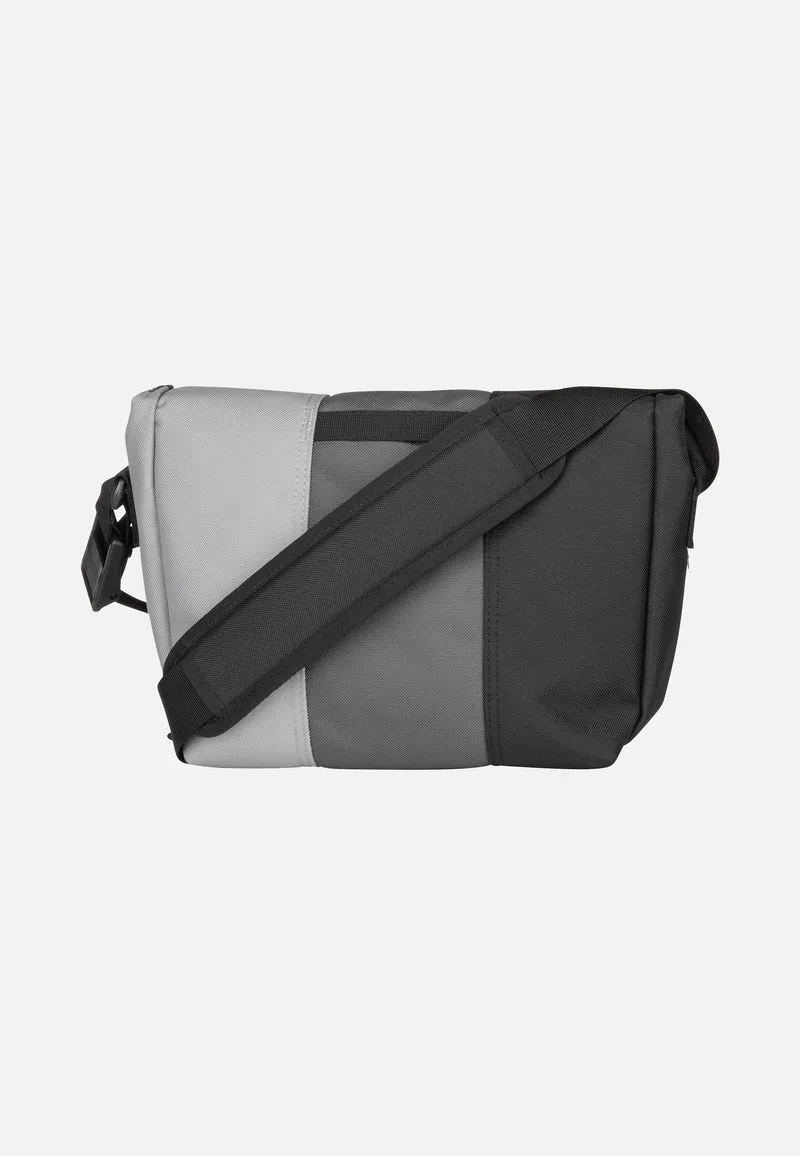 Classic XS Ironside - Messenger Bag