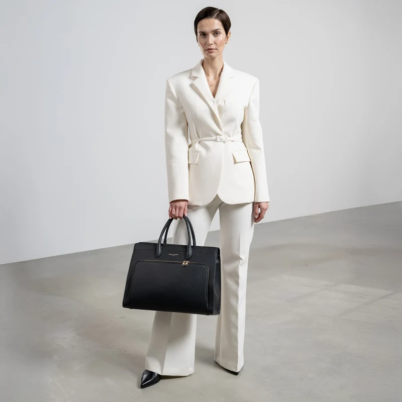 Isabel Bernard Honoré Nadine Schwarze Leder Handtasche aus Kalbsleder IB25032