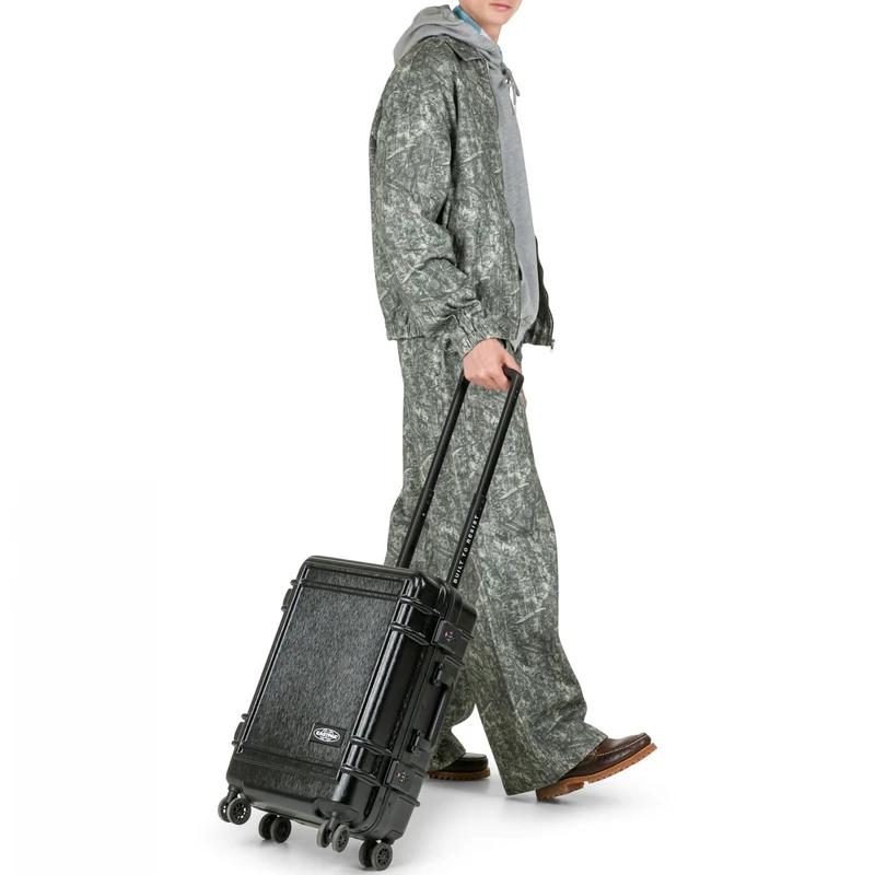 Eastpak selection Resist'r Case - 4-Rollen-Kabinentrolley S 55 cm (brushed black)