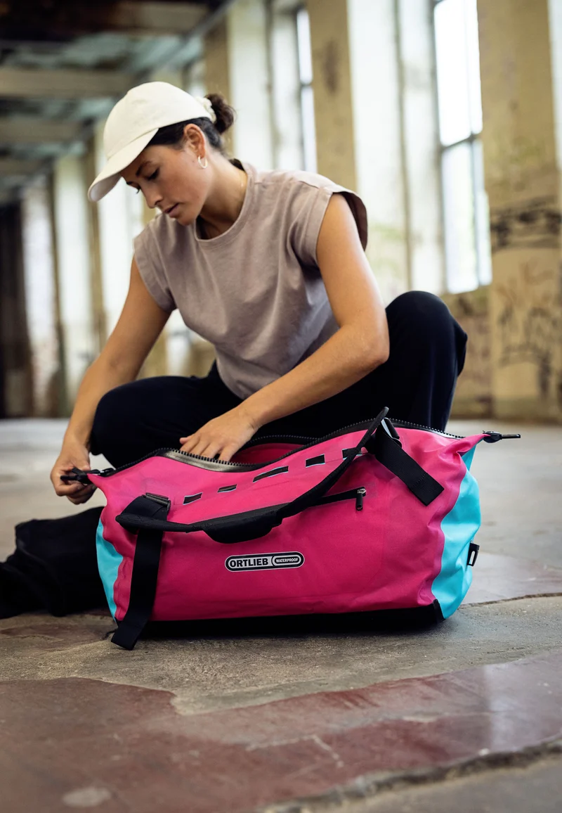 Duffle Lite Cyber 40L Cyber Pink/Blue - Dufflebag