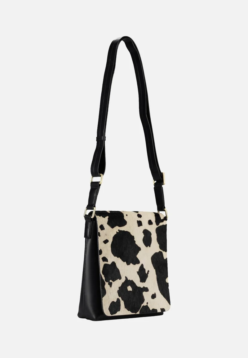 Furry Cow Shoulder Bag S 3124 Black - Schultertasche