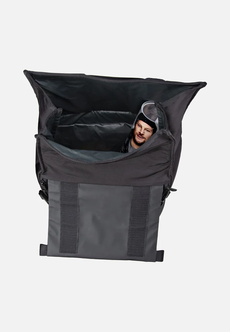 Clark Pack Jet Black - Rolltop Rucksack