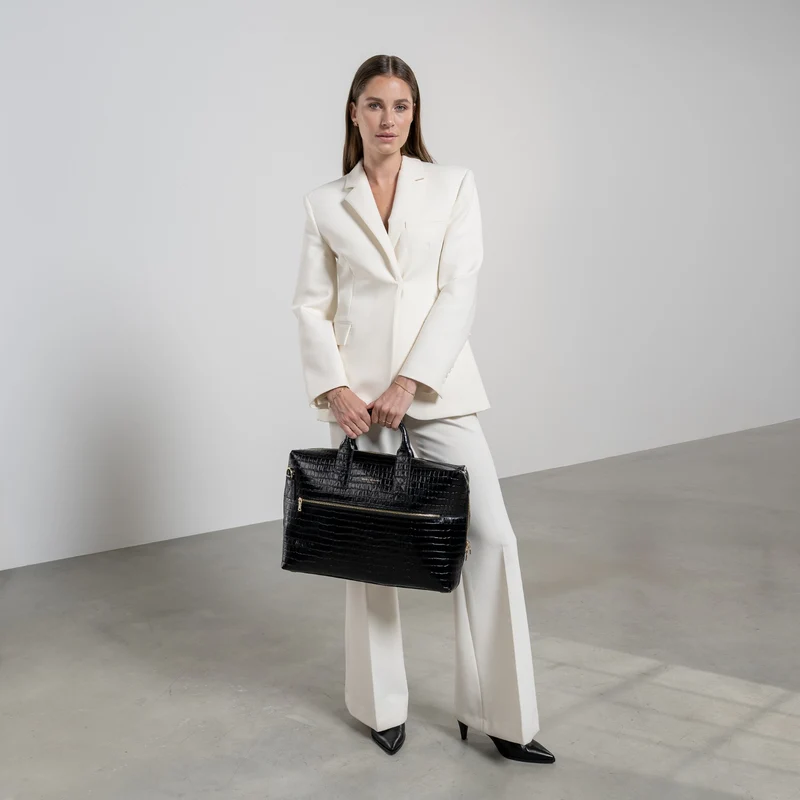 Isabel Bernard Honoré Anique Kroko Handtasche aus schwarzem Kalbsleder IB25072