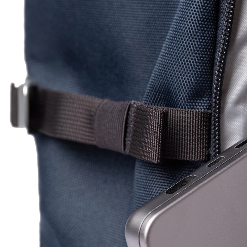 Sandqvist Icon Rolltop - Rucksack L 16" 65 cm erw. (navy with black leather)
