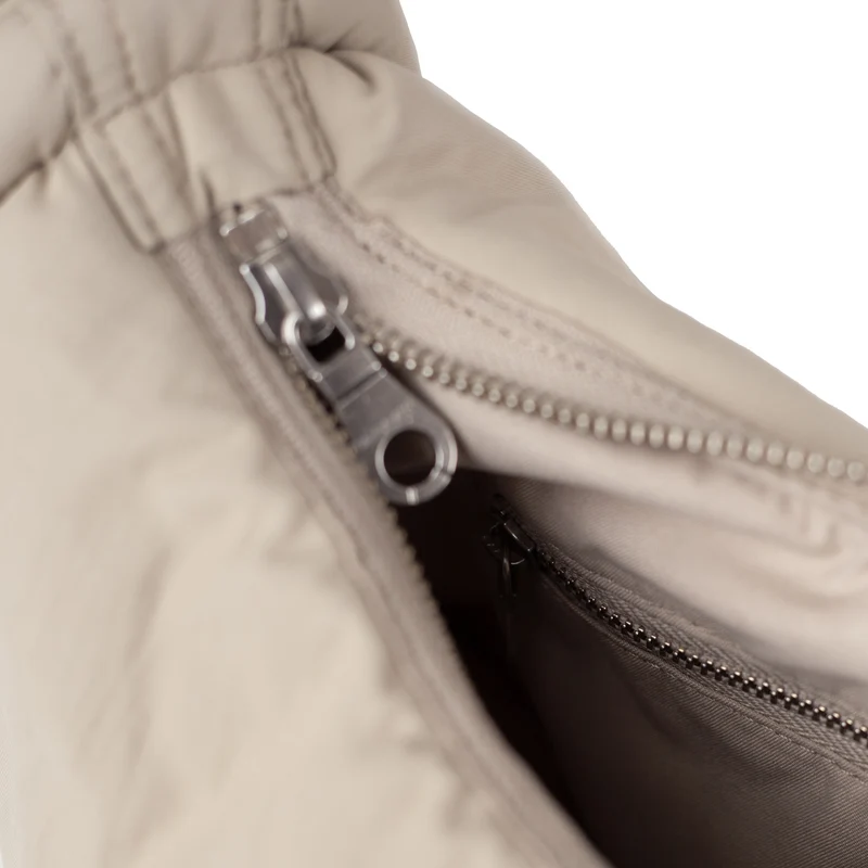 Sandqvist Curve Half Moon Bag S - Umhängetasche 26 cm (beige)