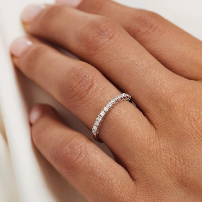 Isabel Bernard De la Paix Madeline 14 Karat | Weißgold Ring | Diamant 0.14 Karat | IBD330021-50