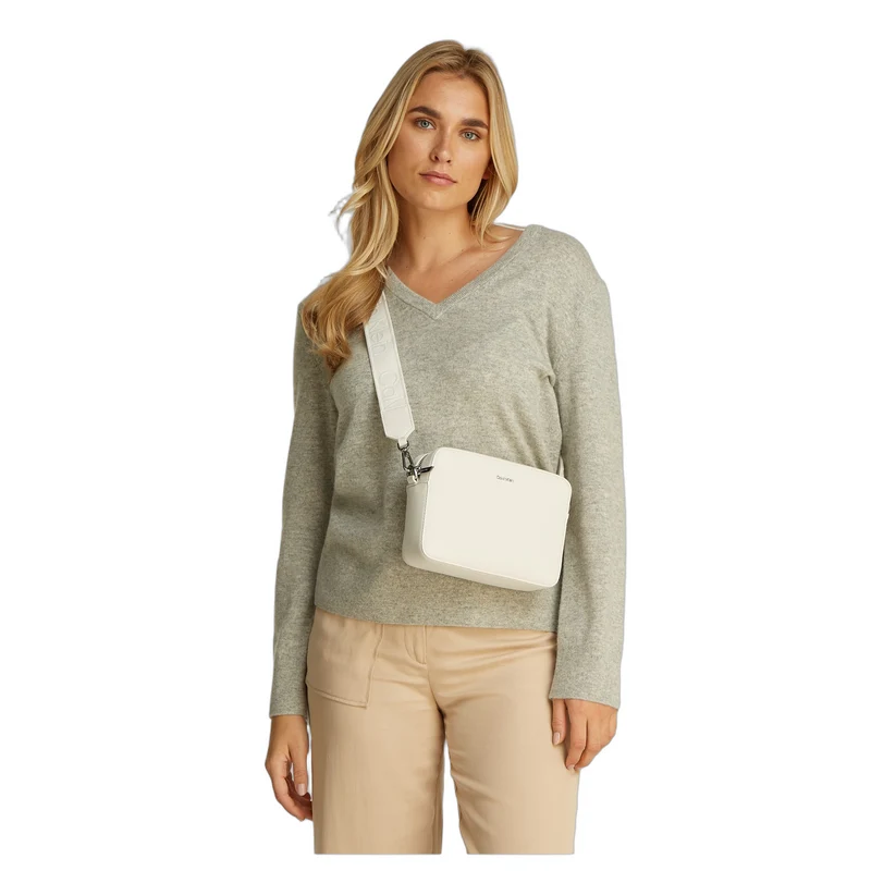 Calvin Klein Must - Umhängetasche S 21 cm (chalk)