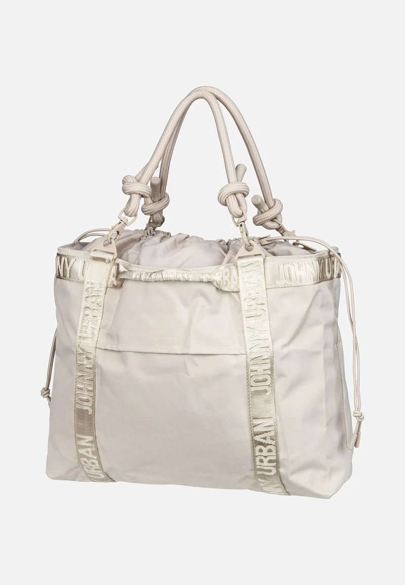 Cassie Sand - Shopper